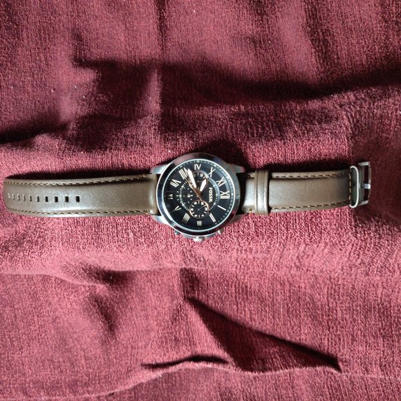 Amaze-Zing (B1) Sale!!: SP#16 Fossil Stylish Chrono Watch - Picture 2 of 7